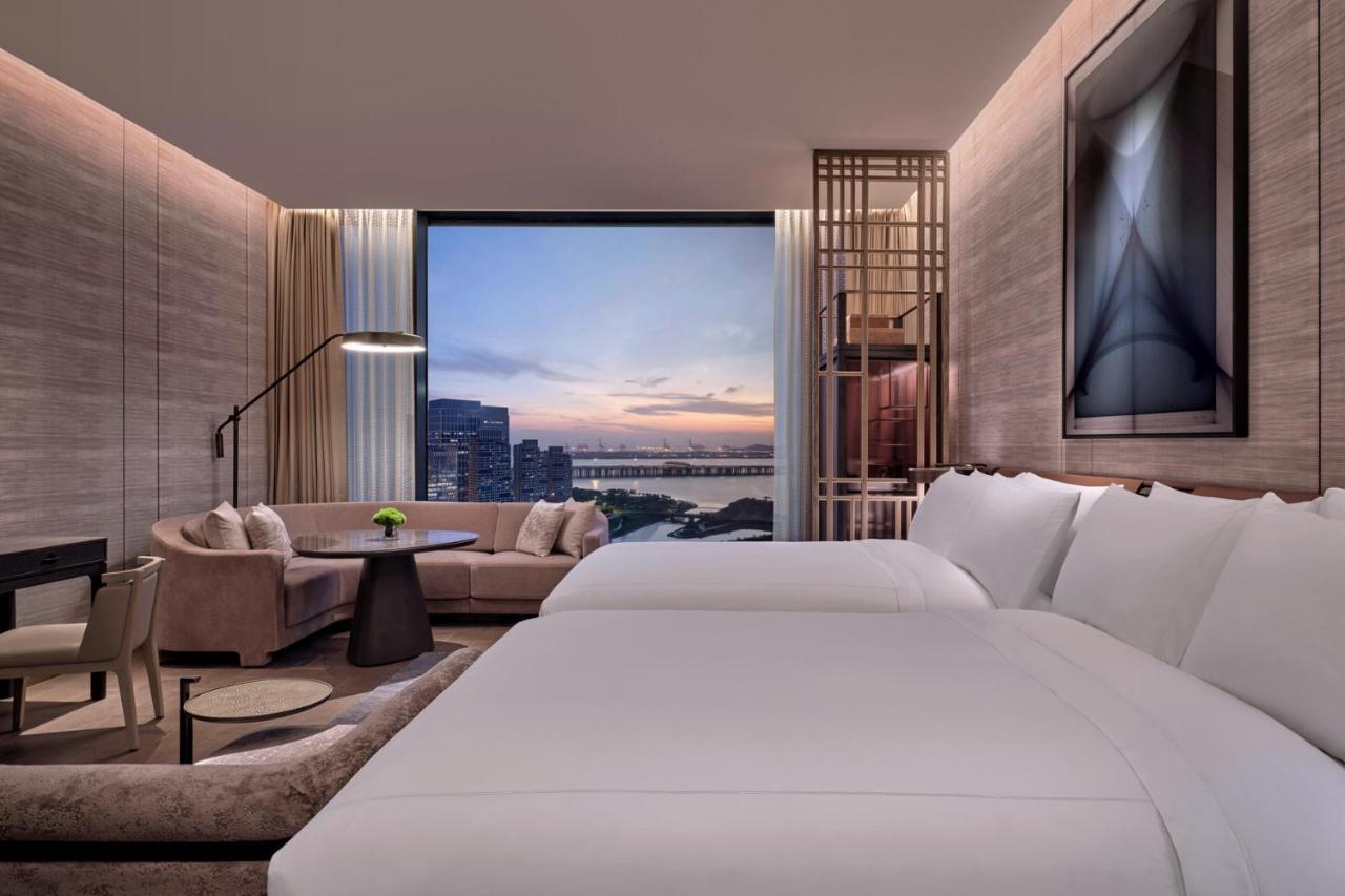 Conrad Shenzhen, The First Art Museum Hotel In Greater Bay Area With The Stunning Bay And Sunset View In The Hotel Terrace Esterno foto