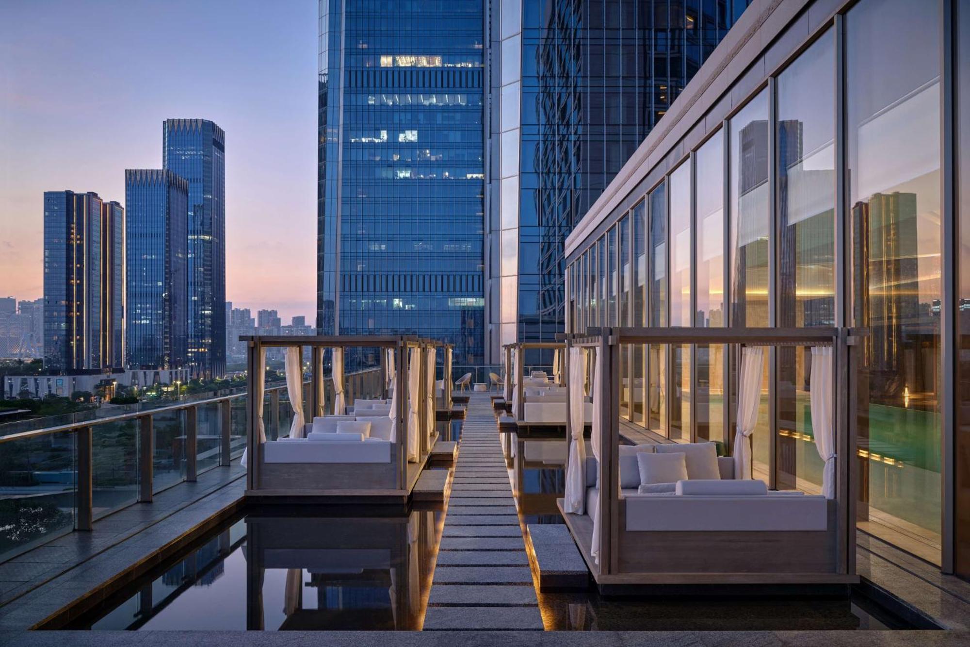 Conrad Shenzhen, The First Art Museum Hotel In Greater Bay Area With The Stunning Bay And Sunset View In The Hotel Terrace Esterno foto