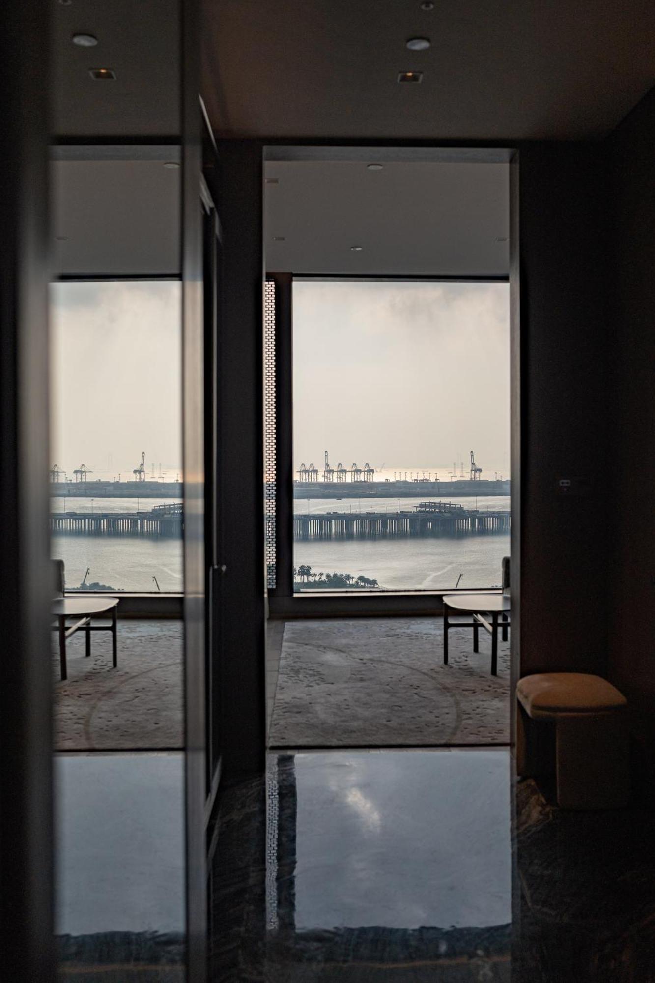Conrad Shenzhen, The First Art Museum Hotel In Greater Bay Area With The Stunning Bay And Sunset View In The Hotel Terrace Esterno foto